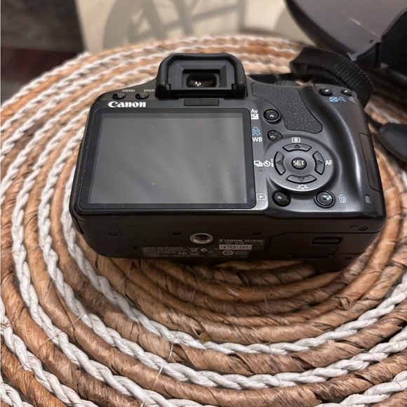 Canon EOS Rebel - Picture 3 of 8